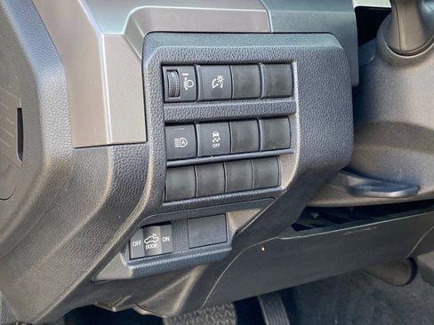 Used 2025 Toyota Tacoma TRD Off-Road image 12