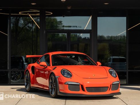 Used 2016 Porsche 911 GT3 RS w/ Painted Interior Package image 1
