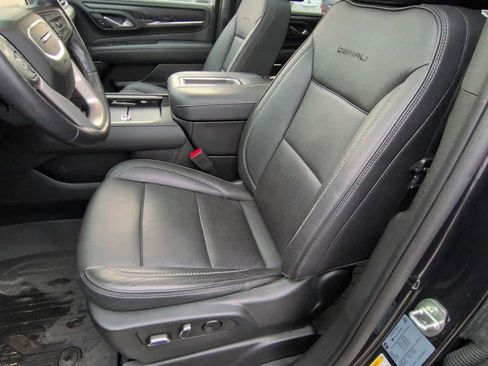 Used 2023 GMC Yukon Denali w/ Denali Reserve Package image 16