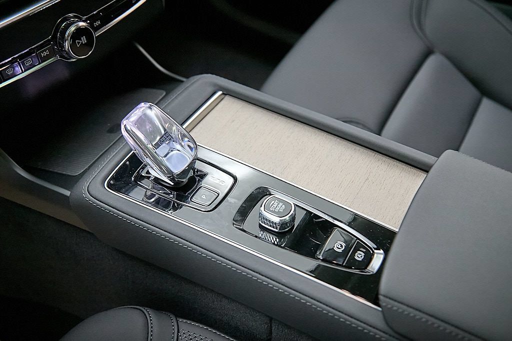New 2026 Volvo XC90 T8 Plus w/ Protection Package AWD/4WD image 18