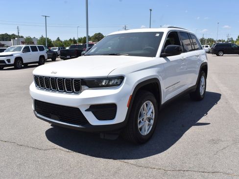New 2026 Jeep Grand Cherokee Laredo X RWD image 5