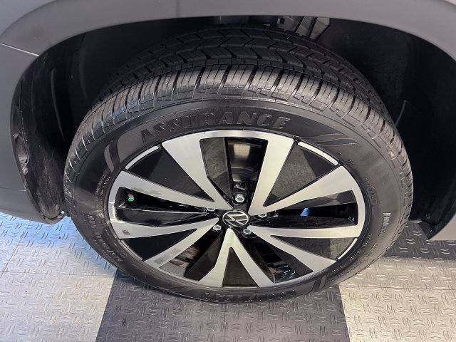 Certified 2023 Volkswagen Taos SE FWD image 8