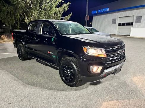 Used 2022 Chevrolet Colorado Z71 w/ Z71 Midnight Edition image 4