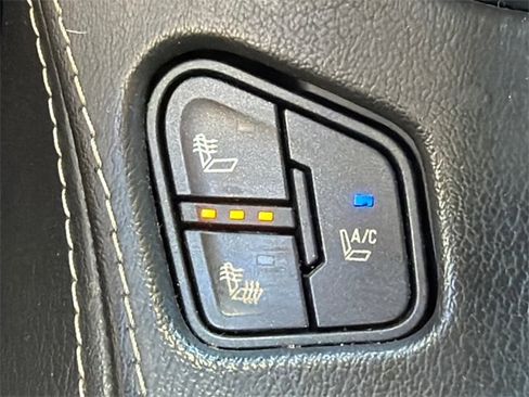 Used 2016 Chevrolet Suburban LTZ image 31