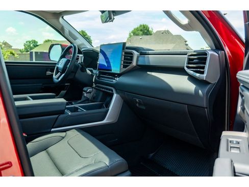 Used 2022 Toyota Tundra Limited AWD/4WD image 19