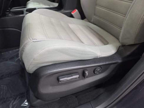 Used 2017 Honda CR-V EX image 29
