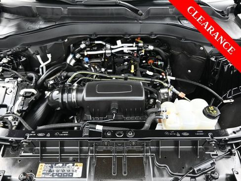 Used 2022 Ford Explorer XLT w/ Equipment Group 202A image 11