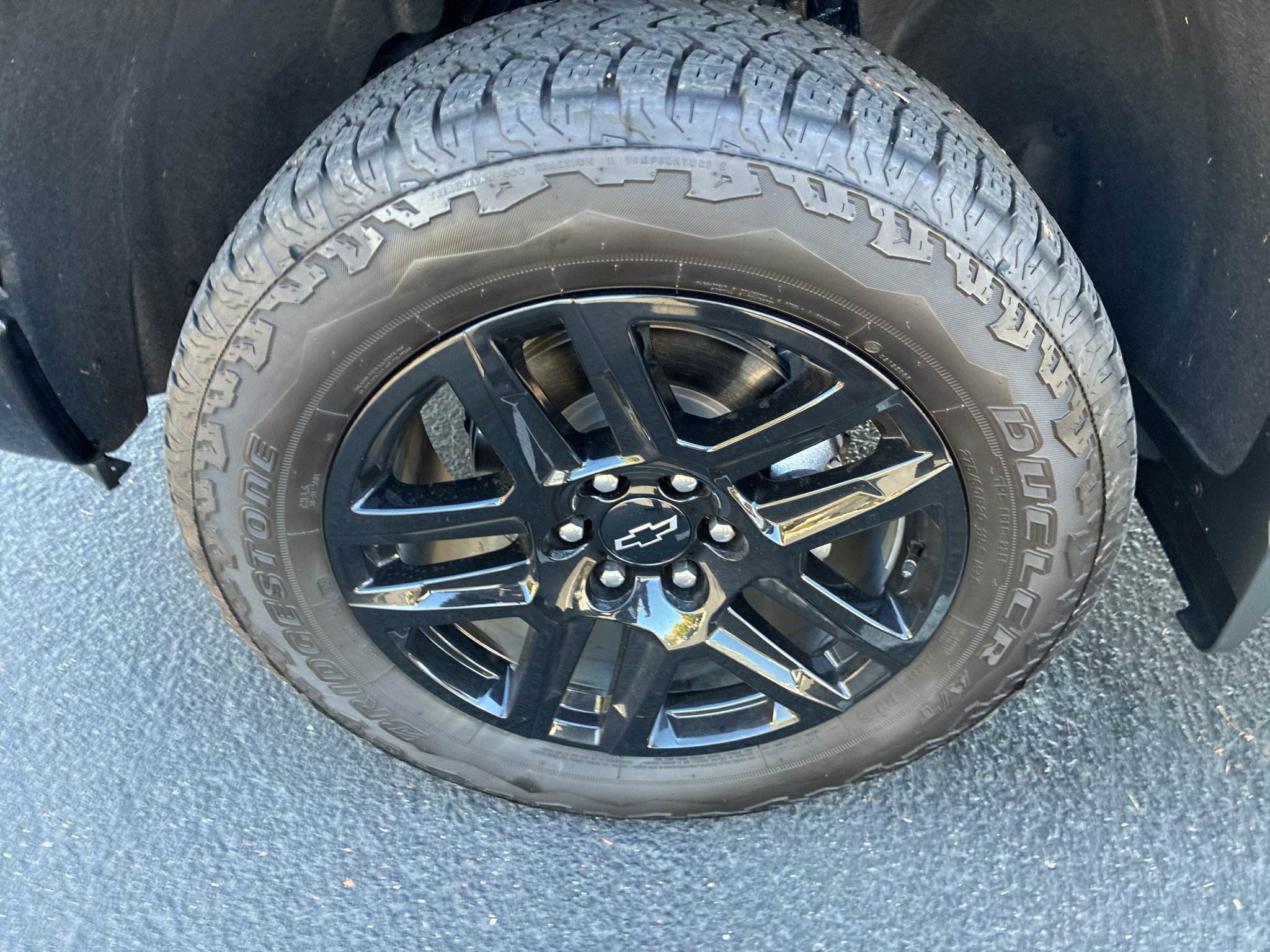 Used 2025 Chevrolet Silverado 1500 LT Trail Boss w/ Convenience Package II AWD/4WD image 16