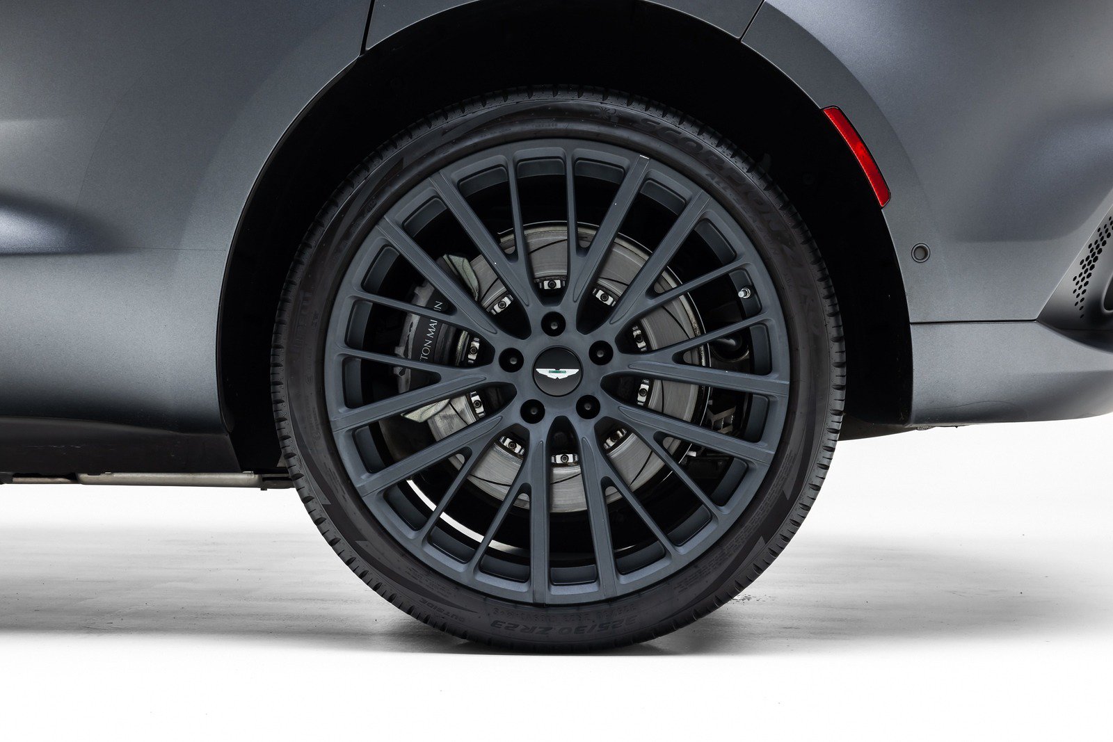 Used 2022 Aston Martin DBX AWD/4WD image 15