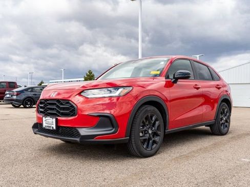 Used 2025 Honda HR-V Sport image 3