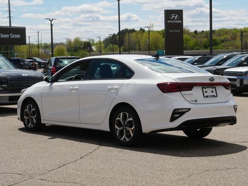 Used 2020 Kia Forte LXS FWD image 8