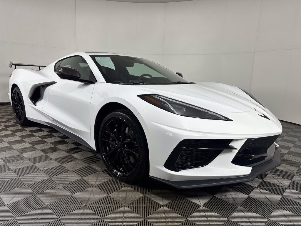Used 2025 Chevrolet Corvette Stingray Premium Cpe w/ Z51 Performance Package RWD image 8