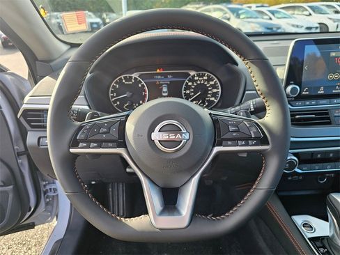 New 2025 Nissan Altima 2.5 SR image 10