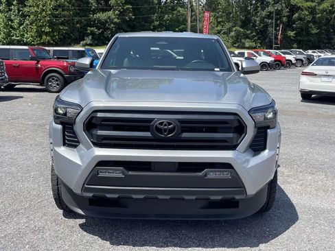 Used 2025 Toyota Tacoma SR5 RWD image 6