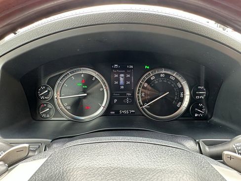 Used 2019 Lexus LX 570 4WD w/ Luxury Package image 16