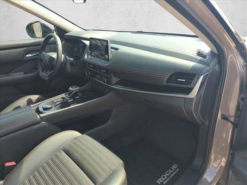 Used 2026 Nissan Rogue SV image 21