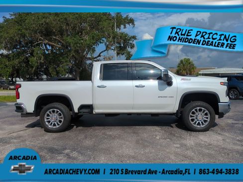 Used 2024 Chevrolet Silverado 2500 LTZ w/ LTZ Plus Package AWD/4WD image 3