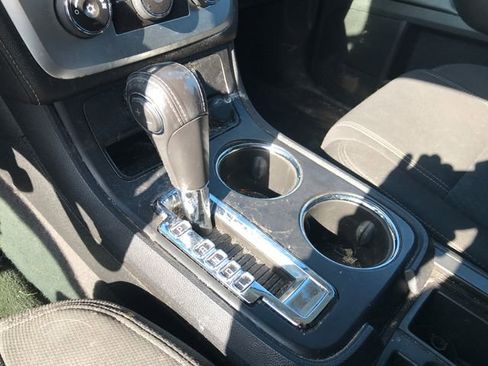 Used 2015 GMC Acadia SLE image 6