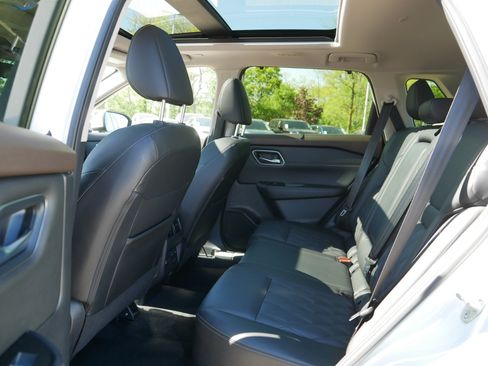 Certified 2023 Nissan Rogue Platinum w/ Platinum Premium Package AWD/4WD image 36