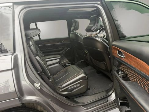 Used 2023 Jeep Grand Cherokee L Summit w/ Advanced Protech Group IV AWD/4WD image 30