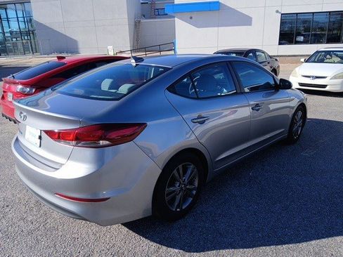 Used 2017 Hyundai Elantra SE image 10