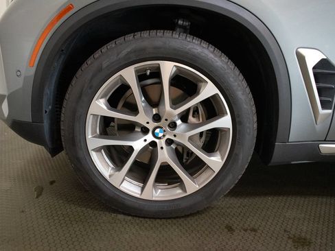 Used 2025 BMW X5 xDrive40i w/ Climate Comfort Package AWD/4WD image 9
