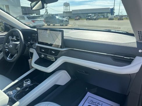 New 2026 Ford Explorer Platinum w/ LUX Leather Package image 9