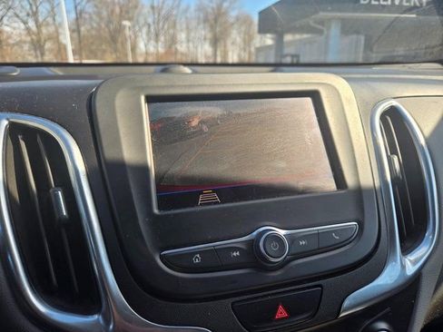 Used 2020 Chevrolet Equinox LT image 12