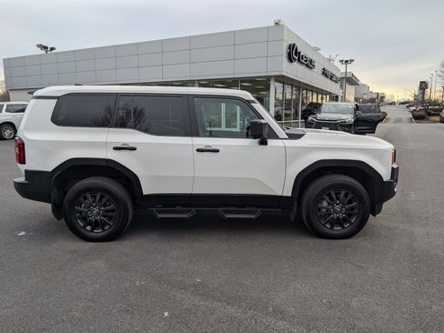 Used 2024 Toyota Land Cruiser 1958 image 2