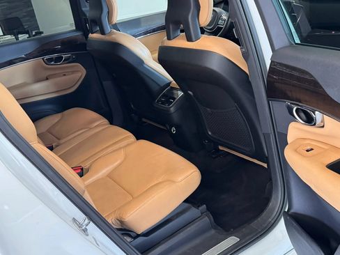 Used 2016 Volvo XC90 T6 Momentum w/ Momentum Plus Package AWD/4WD image 25
