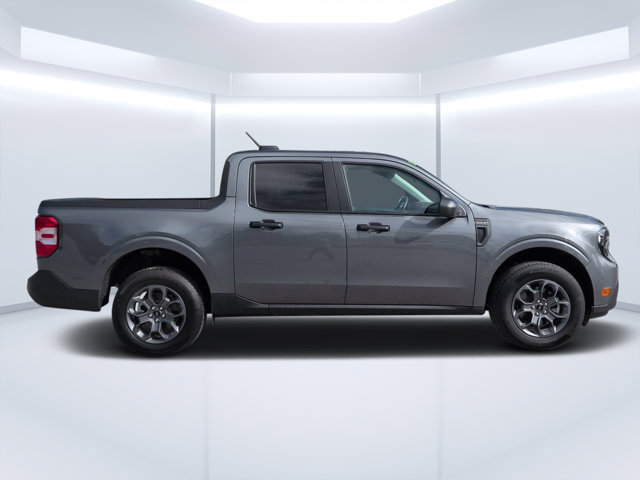 Used 2025 Ford Maverick XLT w/ Equipment Group 302A AWD/4WD image 2