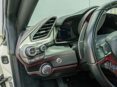 Used 2018 Ferrari 488 GTB RWD image 68