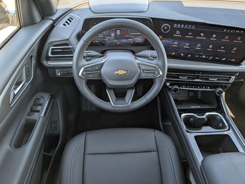 New 2026 Chevrolet Traverse LT w/ Driver Confidence Package FWD image 9