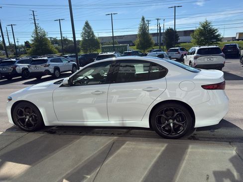 Used 2018 Alfa Romeo Giulia Ti Sport w/ Quick Order Package 22S Sport AWD/4WD image 6