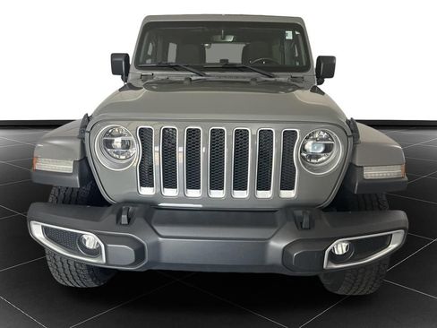 Used 2018 Jeep Wrangler Unlimited Sahara AWD/4WD image 8