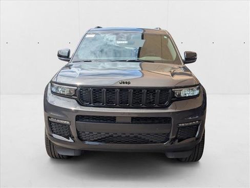New 2025 Jeep Grand Cherokee L Limited w/ Black Appearance Package image 6