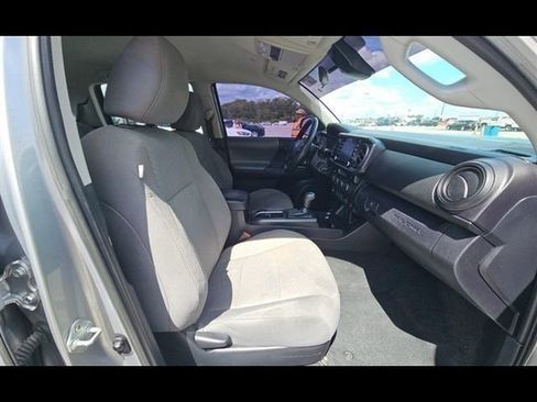 Used 2021 Toyota Tacoma SR AWD/4WD image 5
