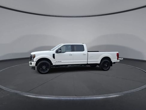 Used 2022 Ford F250 Lariat w/ Black Appearance Package image 4
