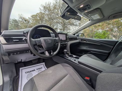 Used 2025 Toyota Camry LE image 15