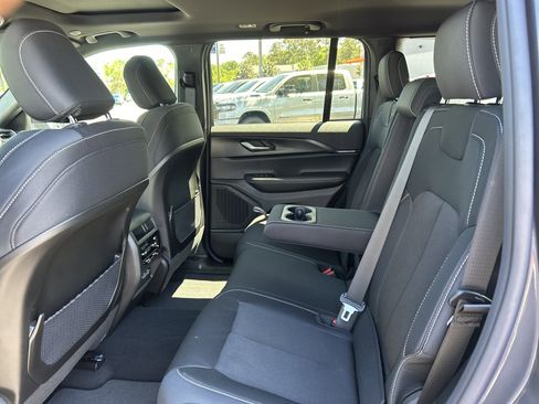 New 2026 Jeep Grand Cherokee Laredo X RWD image 32