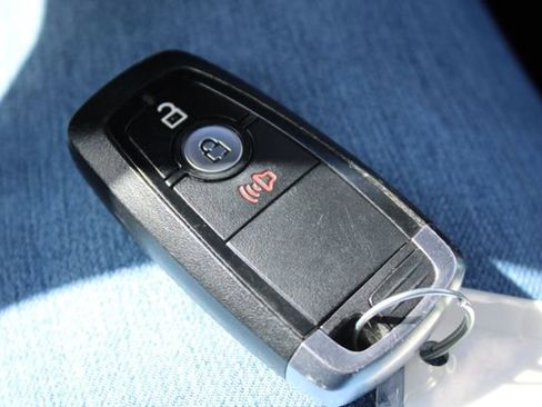 Used 2023 Ford Edge SE w/ Black Appearance Package image 25