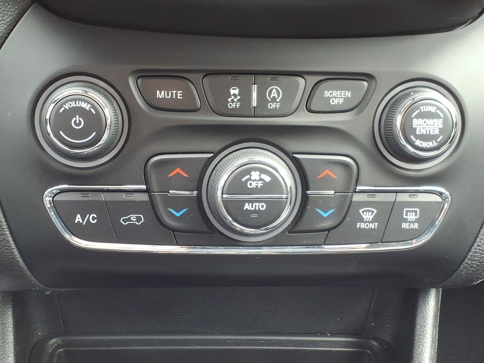 Used 2020 Jeep Cherokee Limited AWD/4WD image 17