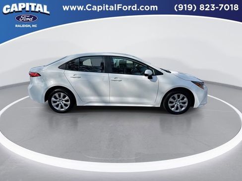 Used 2024 Toyota Corolla LE image 9