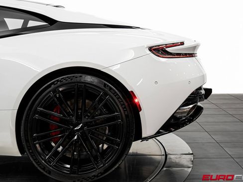 Used 2024 Aston Martin DB12 Coupe image 14