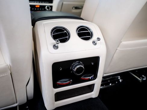 Used 2022 Rolls-Royce Ghost AWD/4WD image 46