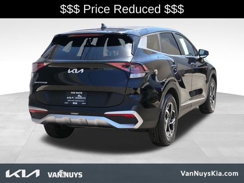Used 2025 Kia Sportage LX FWD image 2