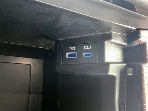 Used 2023 Toyota Sienna LE w/ LE Plus Package image 40