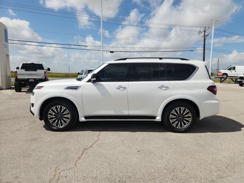 Used 2023 Nissan Armada SL w/ Midnight Edition Package AWD/4WD image 4