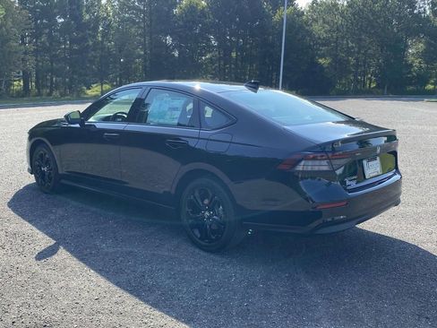New 2025 Honda Accord SE image 4