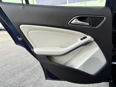 Used 2018 Mercedes-Benz GLA 250 4MATIC image 32